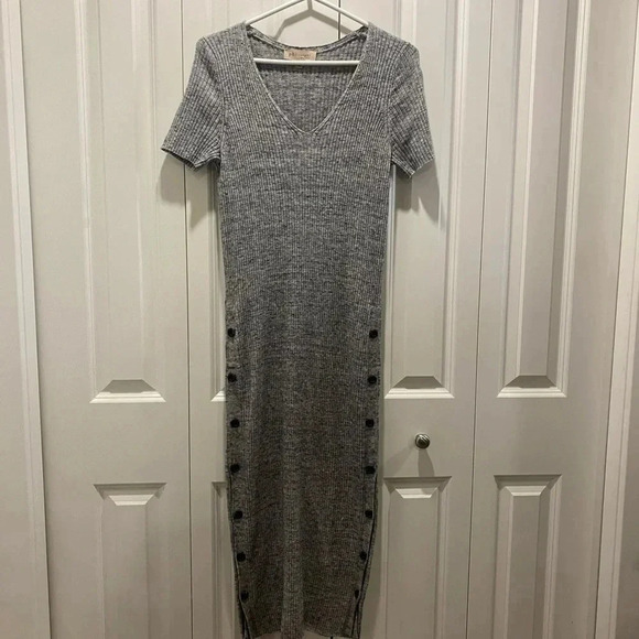 Philosophy | Gray V-Neck Button-Detail ribbed Maxi Dress - medium - Anthropologi - Picture 1 of 5